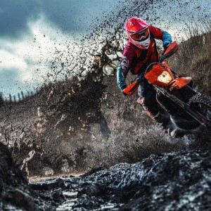 爱游戏平台-防守反击：现代足球的制胜法宝，足球中的防守战术