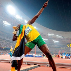 爱游戏体育平台-曼联大手笔签约超级前锋，欲冲击赛季冠军，曼联十大前锋