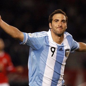 爱游戏全站注册-_山顶瑜伽：在云端平衡身心_，山顶的云