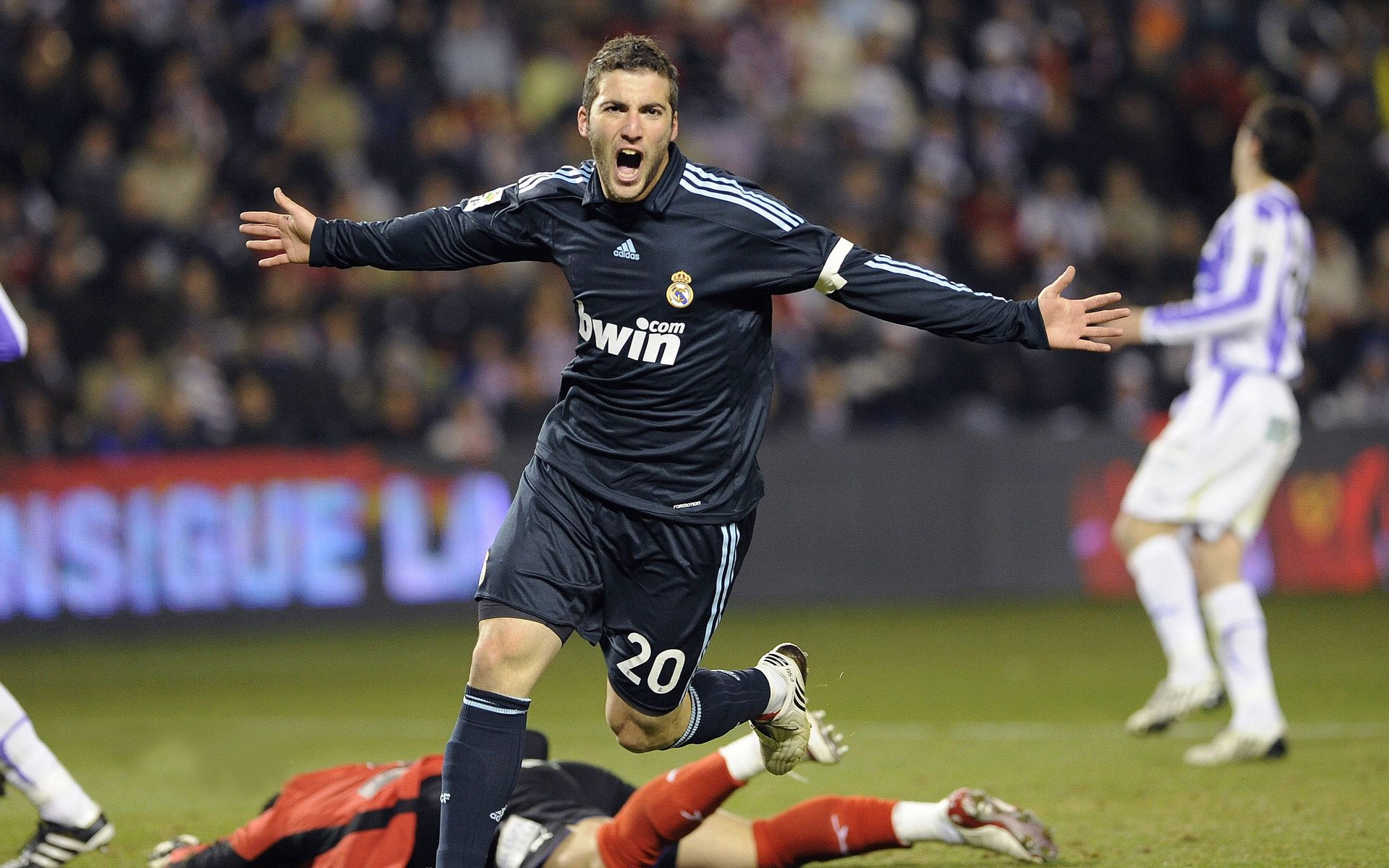 经典战役:那些令人“血脉膨胀”的瞬间重温,让人血脉膨胀的镜头